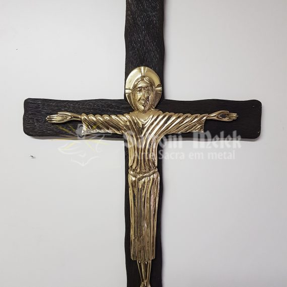 Cruz de Parede - Arte Sacra em Metal - Safroni Melek